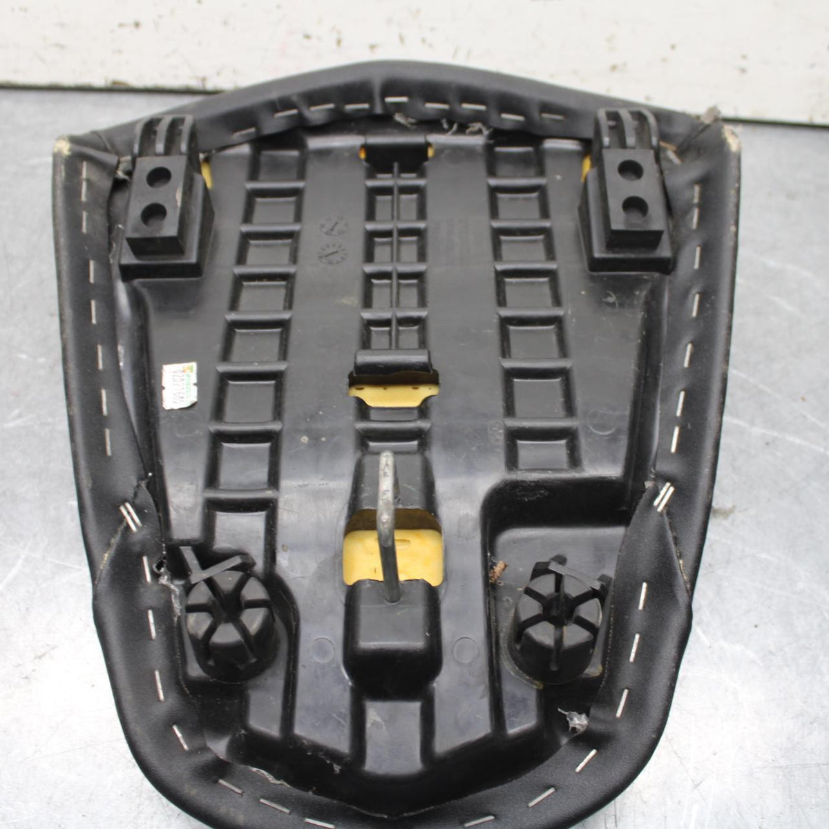 15-18 HONDA CB300FA REAR BACK PASSENGER TANDEM SEAT PAD SADDLE  BB646