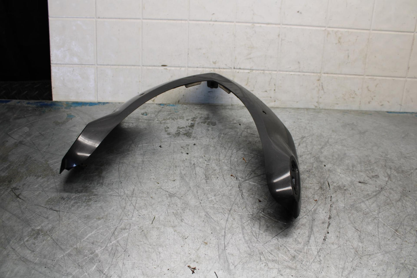 01-05 SUZUKI BANDIT 1200S GSF1200S FRONT UPPER NOSE FAIRING COWL SHROUD BB428