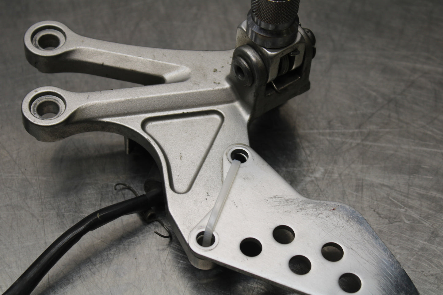 04-05 KAWASAKI NINJA ZX10R RIGHT LEFT REARSETS REAR SET DRIVER FOOT PEGS  BB163