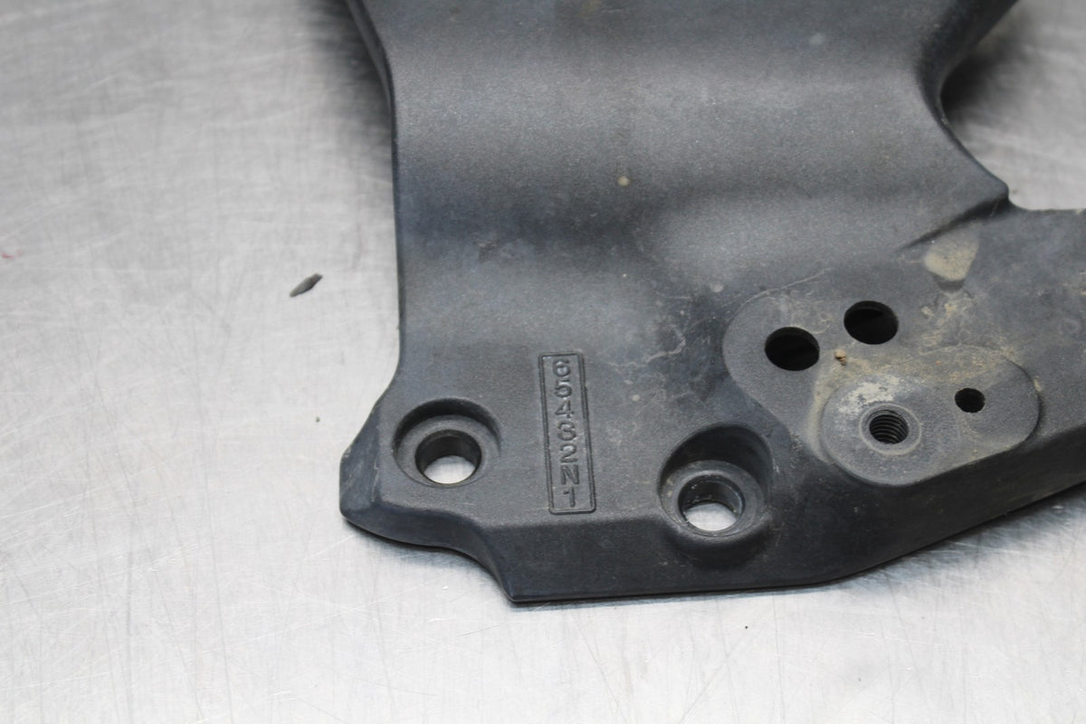 09 KAWASAKI CONCOURS 14 ZG1400B ENGINE SPROCKET COVER BB875