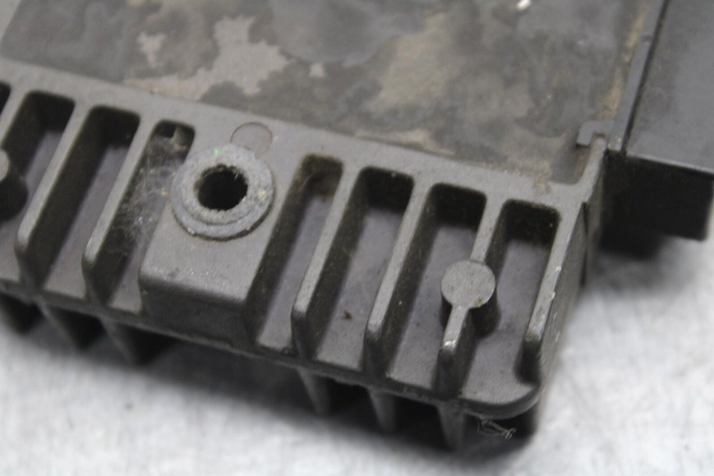 05 YAMAHA YZF R6S RECTIFIER VOLTAGE REGULATOR BB95