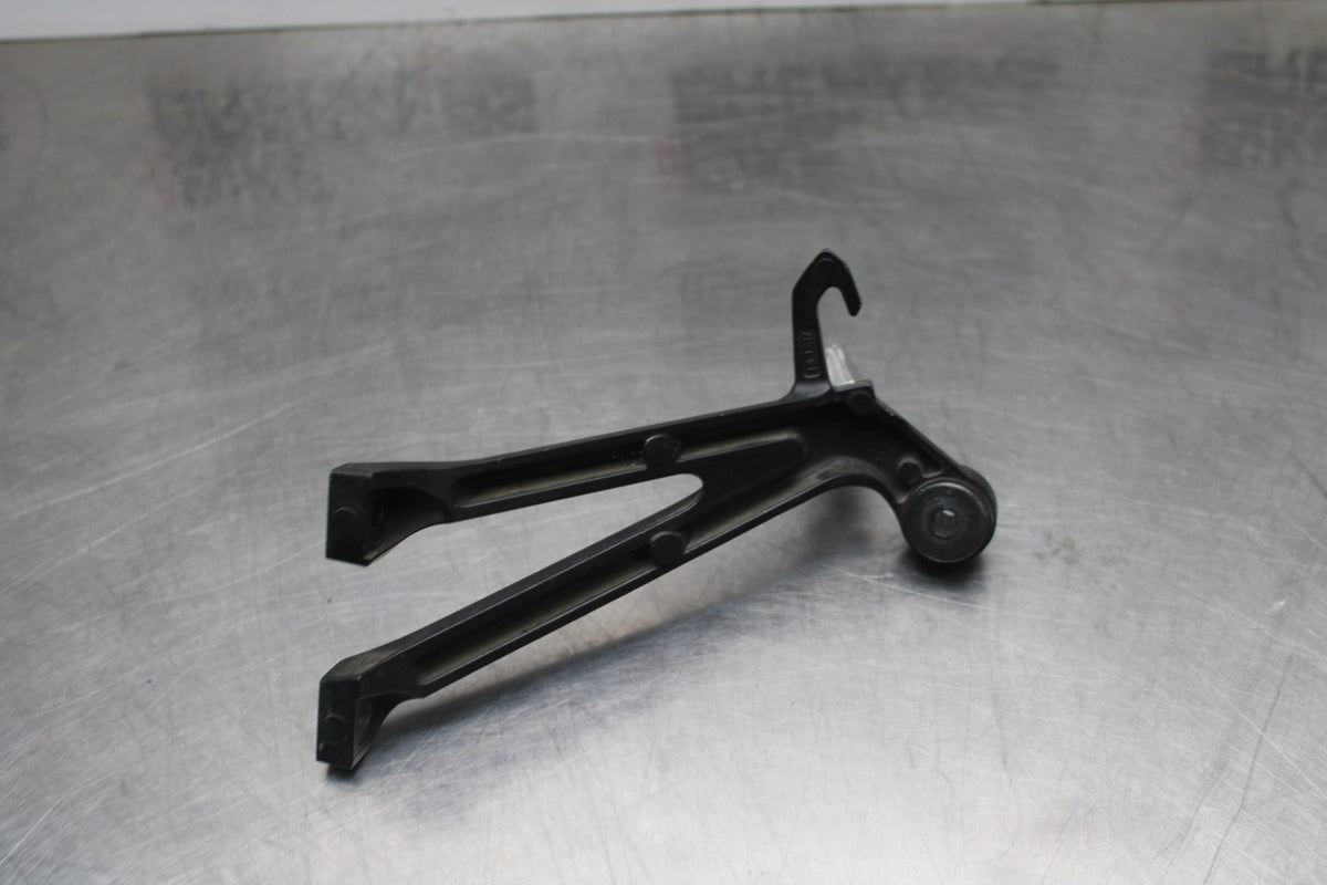 15-21 SUZUKI GSXR600 RIGHT REAR BACK PASSENGER PEG BB810