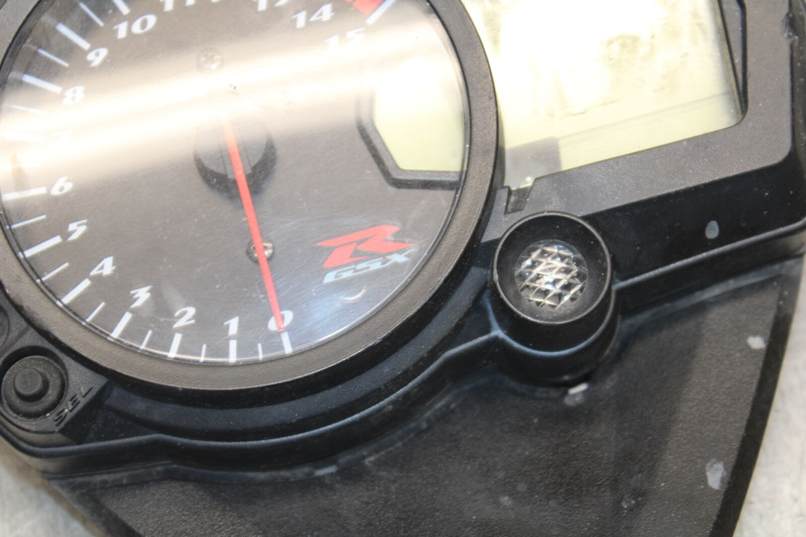 05-06 SUZUKI GSXR1000 SPEEDO TACH GAUGES CLUSTER SPEEDOMETER TACHOMETER BB677
