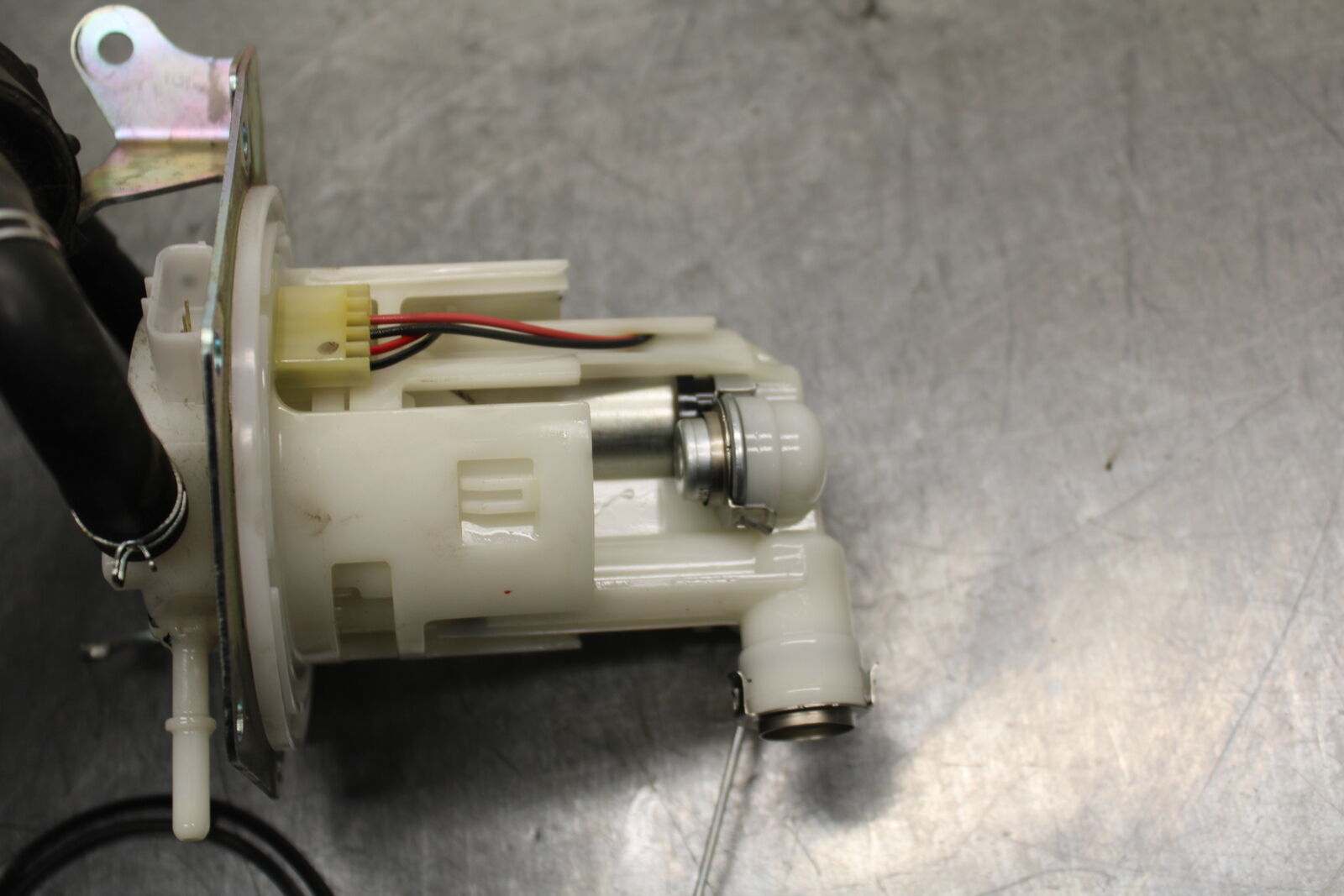 15-16 HONDA CB300F FUEL PUMP GAS PETROL SENDER UNIT BB740