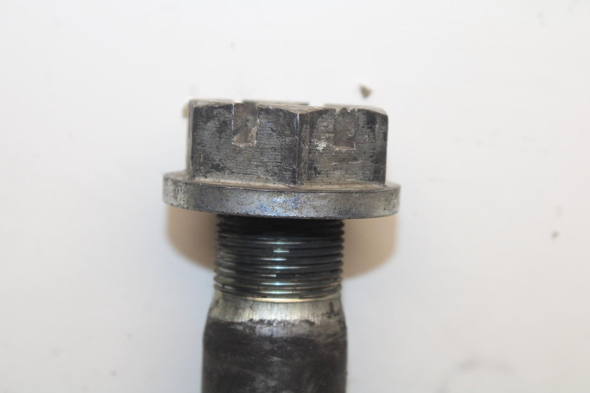 04-05 SUZUKI GSXR750 REAR AXLE BACK WHEEL RIM PIVOT BOLT AXEL 64711-33E10 BB81