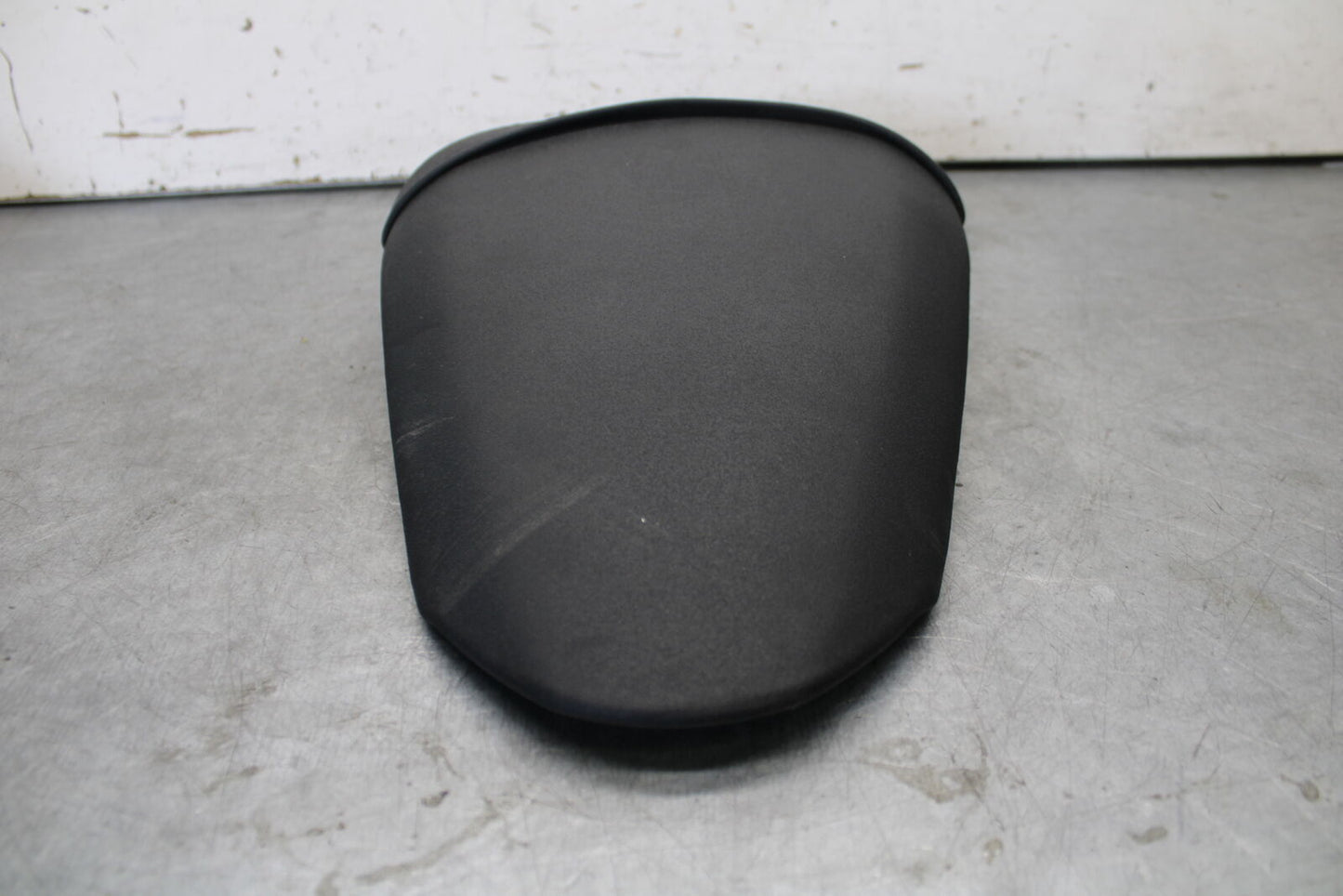 21 KAWASAKI NINJA ZX6R REAR BACK PASSENGER TANDEM SEAT PAD SADDLE PILLION BB647