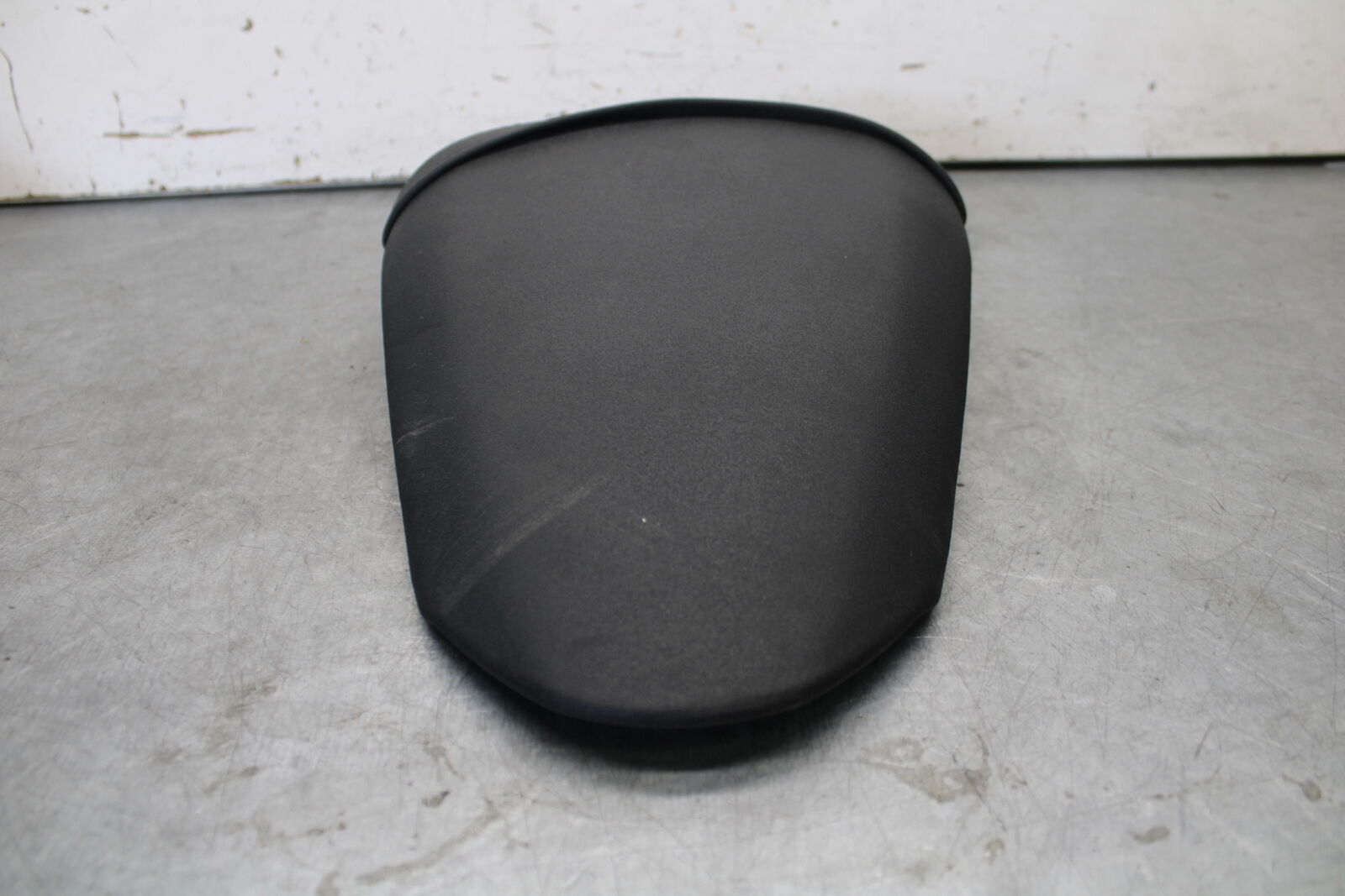 21 KAWASAKI NINJA ZX6R REAR BACK PASSENGER TANDEM SEAT PAD SADDLE PILLION BB647