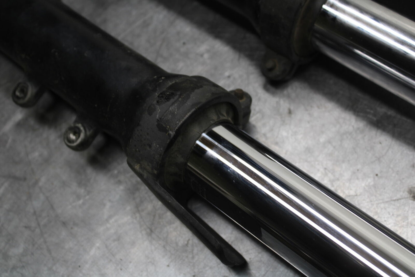 03-04 TRIUMPH DAYTONA 600 FRONT FORKS SHOCK SUSPENSION SET PAIR BB745
