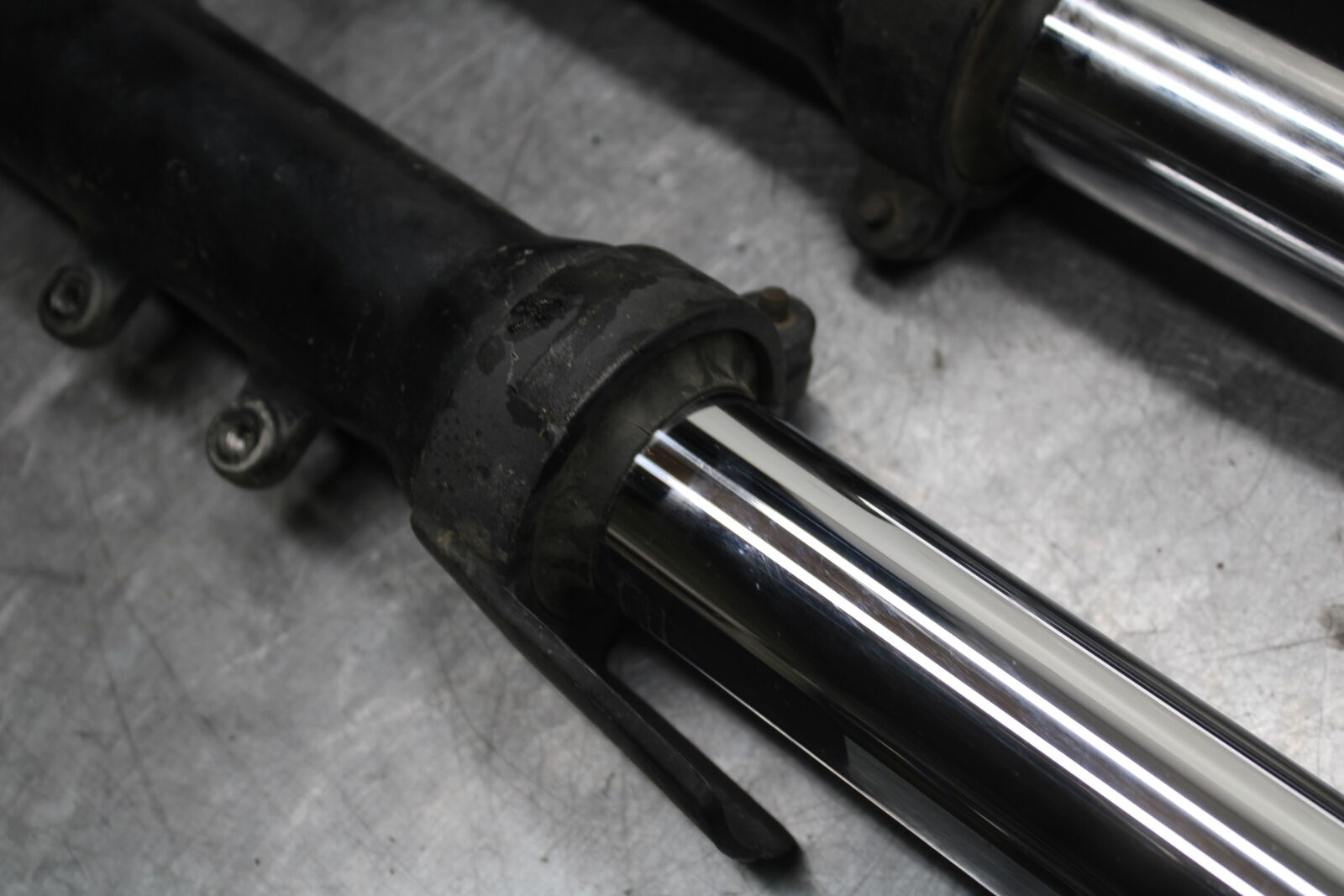 03-04 TRIUMPH DAYTONA 600 FRONT FORKS SHOCK SUSPENSION SET PAIR BB745