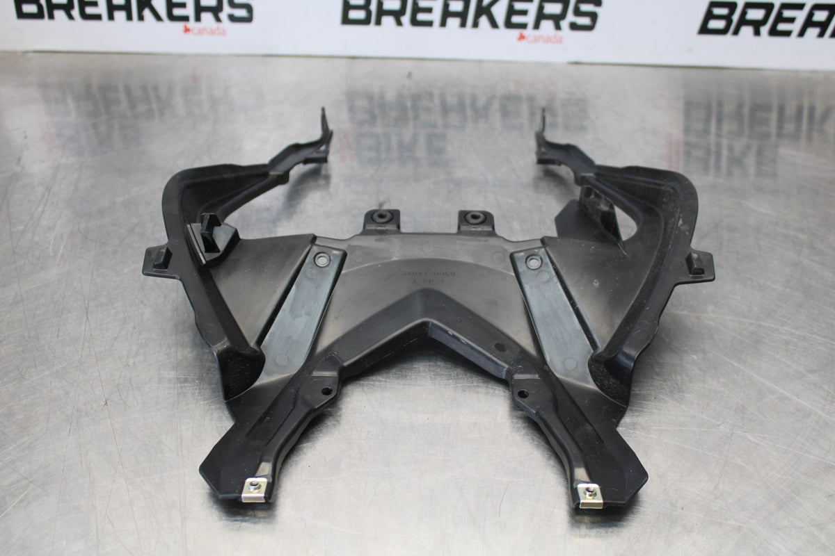 21-23 KAWASAKI NINJA ZX6R CENTER REAR BACK TAIL FAIRING COWL BB179