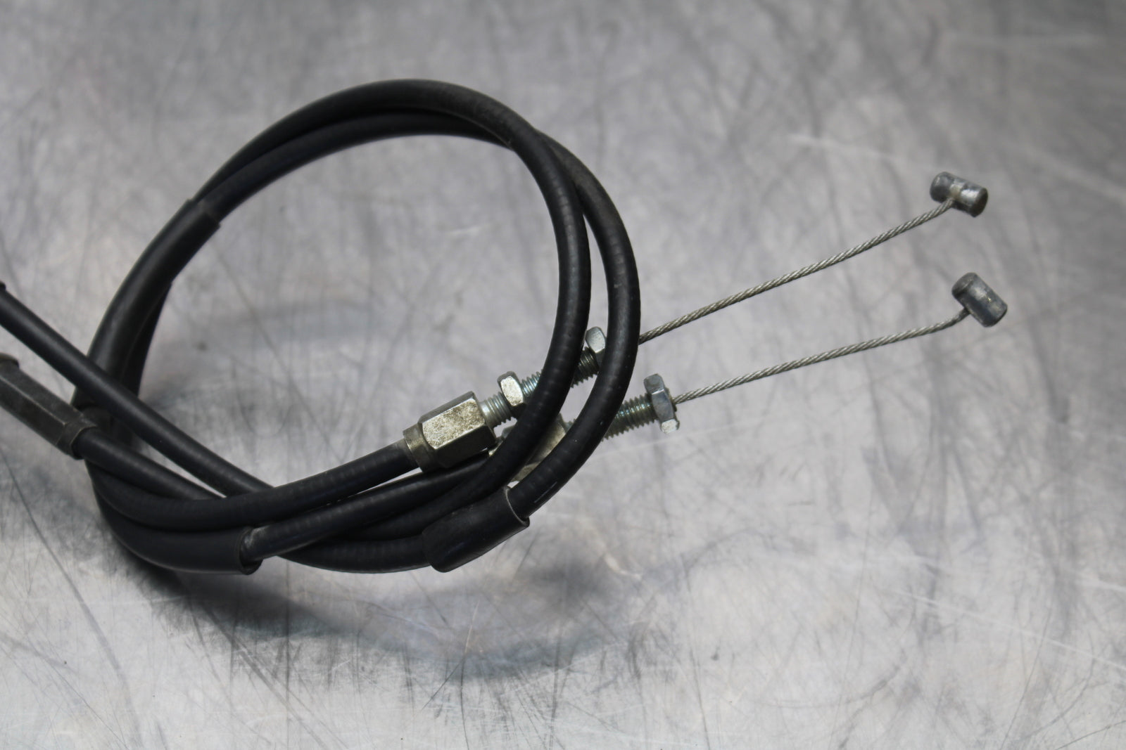 98-05 HONDA SUPER HAWK 1000 VTR1000F THROTTLE CABLE LINE HOUSING GUIDE BB152