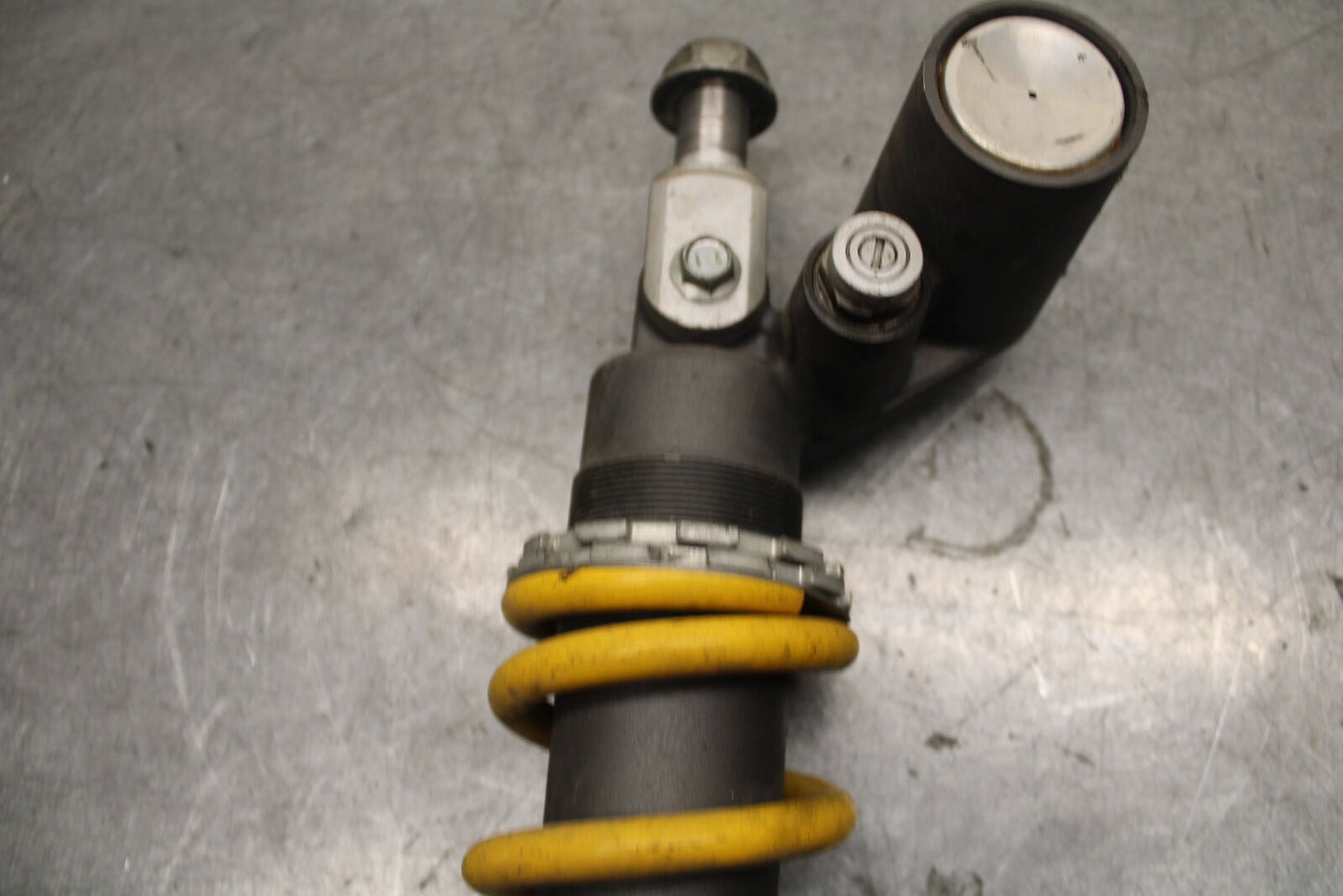 05-06 SUZUKI GSXR1000 REAR BACK SHOCK ABSORBER SUSPENSION 62100-41G00-163 BB677