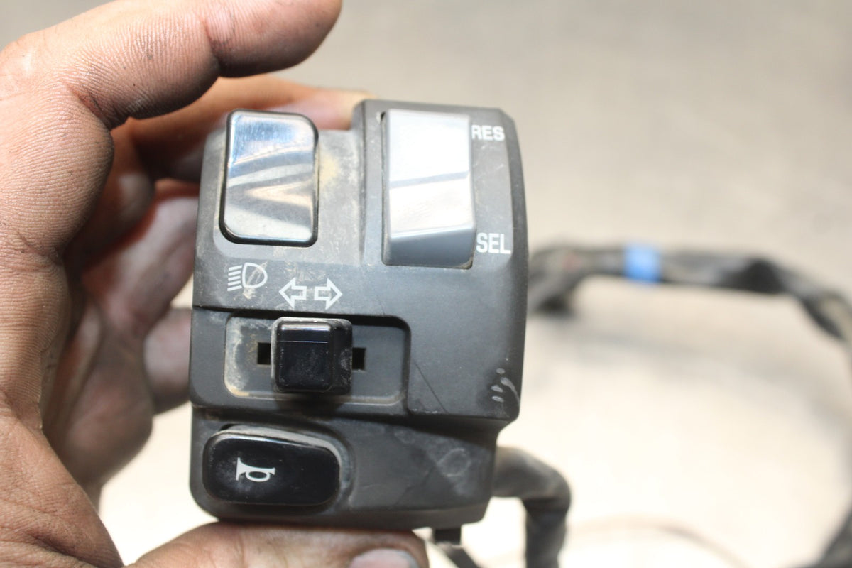 22-25 YAMAHA YZF R7 LEFT CLIP ON HANDLE HORN SIGNALS SWITCH SWITCHES BB850