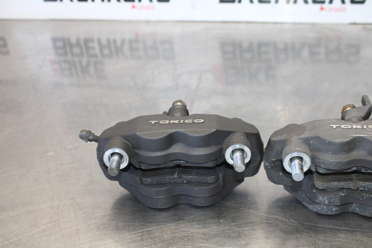 06-07 SUZUKI GSXR 600 RIGHT LEFT FRONT BRAKE CALIPER SET PAIR CALIPERS BB863