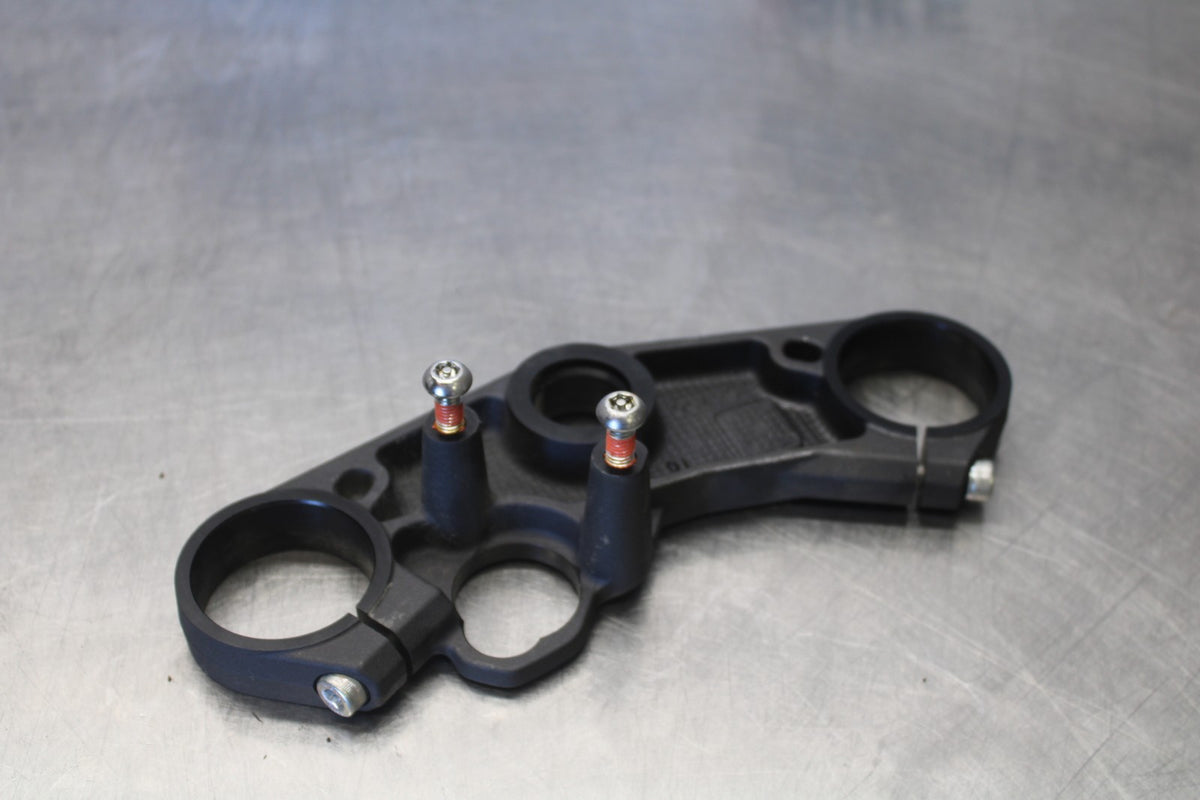 18 SUZUKI GSXR750 FORKS UPPER TRIPLE TREE CLAMP BB891