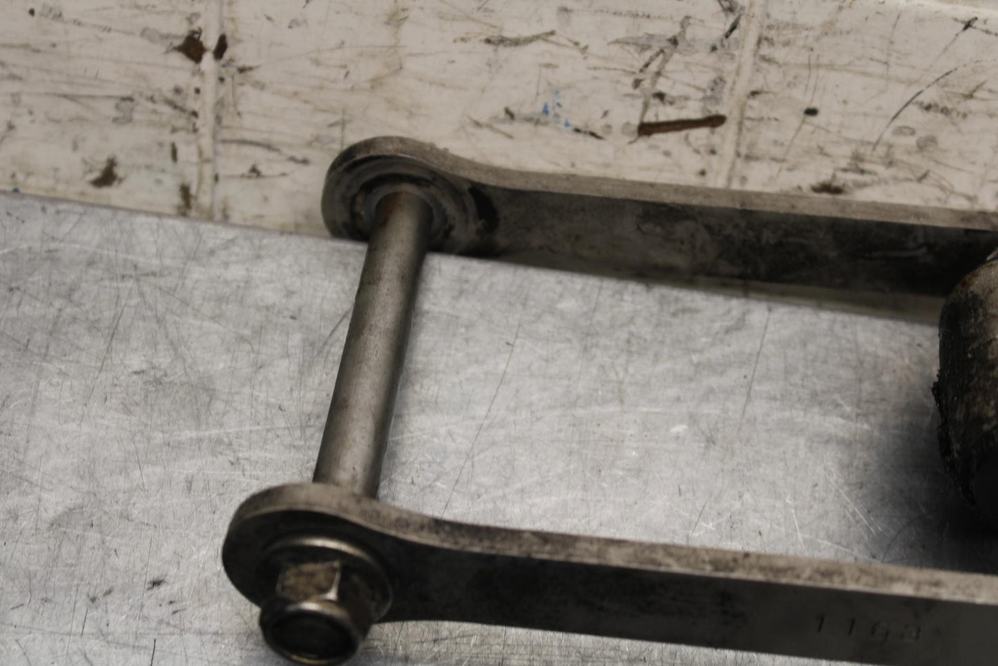 2000 Kawasaki Ninja ZX9R ZX900F REAR DOGBONE SHOCK LINKAGE LINK 39007-1287 BB70