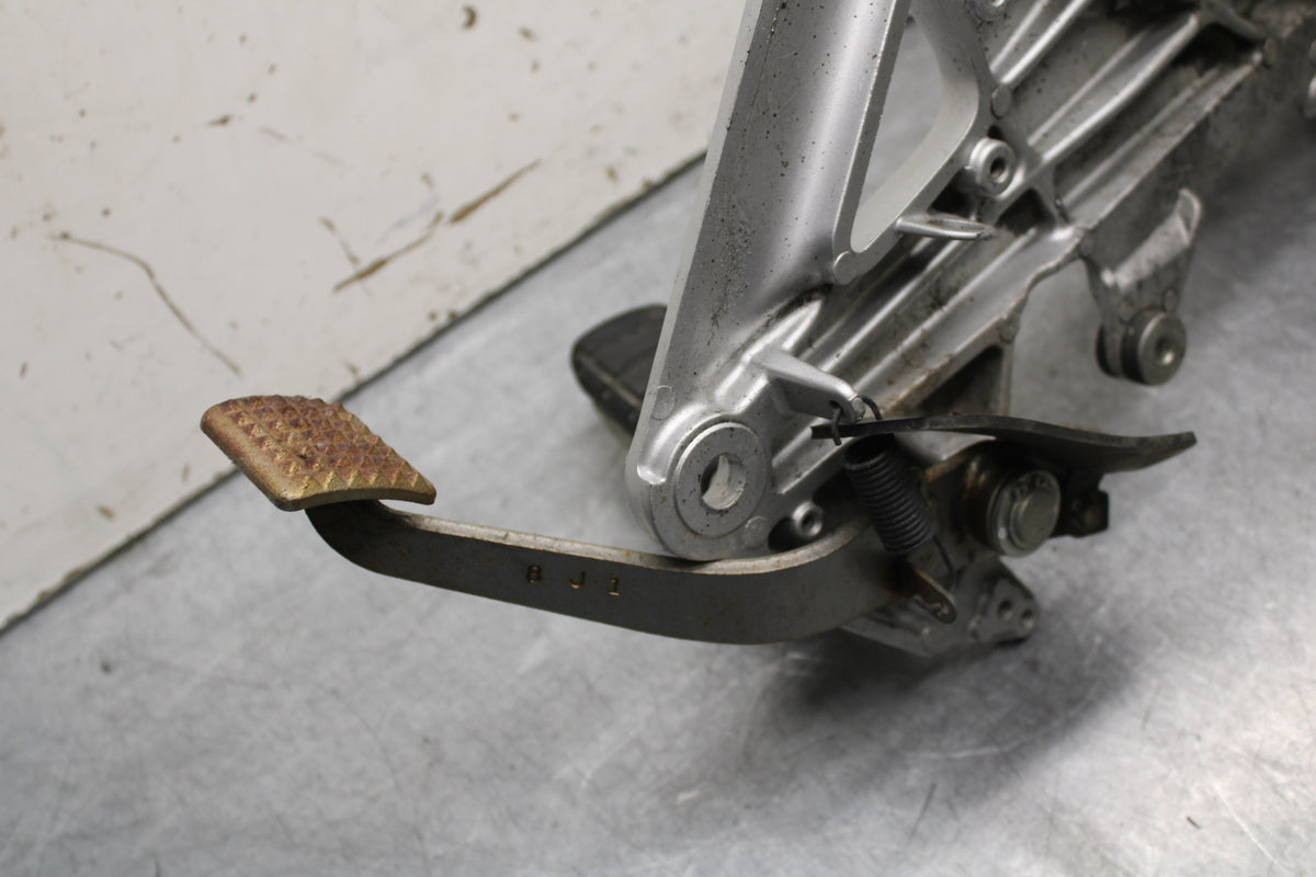 04-12 HONDA ST1300A RIGHT FRONT FOOT REST PEG STEP MOUNT BRACKET BB669
