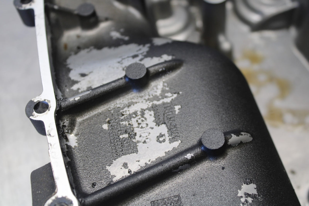 15 TRIUMPH TIGER 800 ENGINE MOTOR BOTTOM OIL PAN COVER BB873