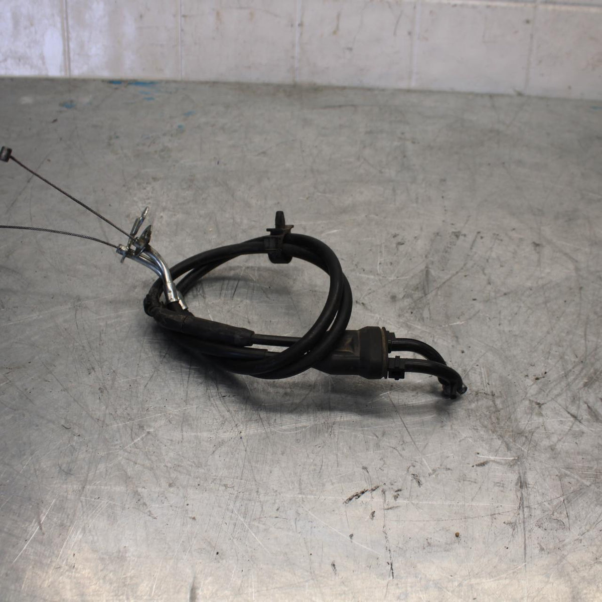 07-08 YAMAHA YZF R1 THROTTLE CABLES LINES BB425