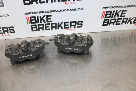 07 SUZUKI GSXR1000 RIGHT LEFT FRONT BRAKE CALIPER SET PAIR CALIPERS BB770