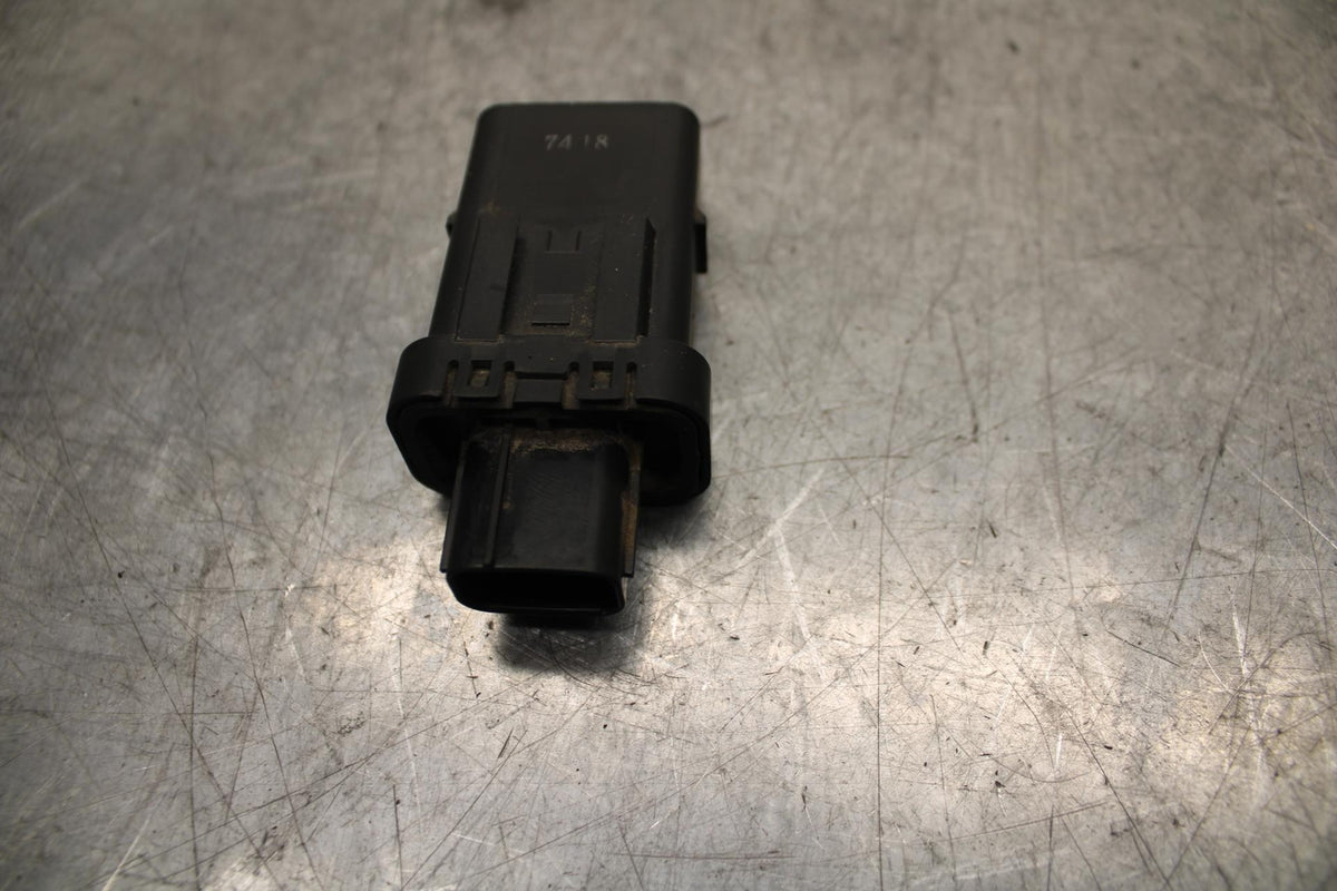 17 HONDA CRF1000LD AFRICA TWIN HEATED GRIP  RELAY SWITCH BB97