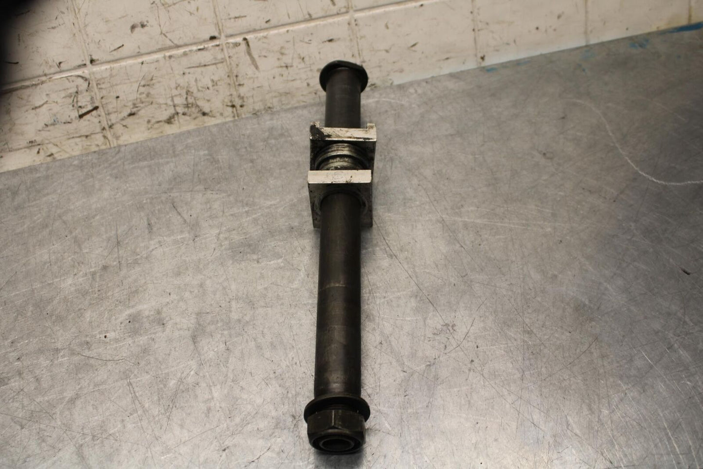 2001 Yamaha YZF R6 REAR AXLE BACK WHEEL RIM PIVOT BOLT AXEL 4XV-25381-00-00