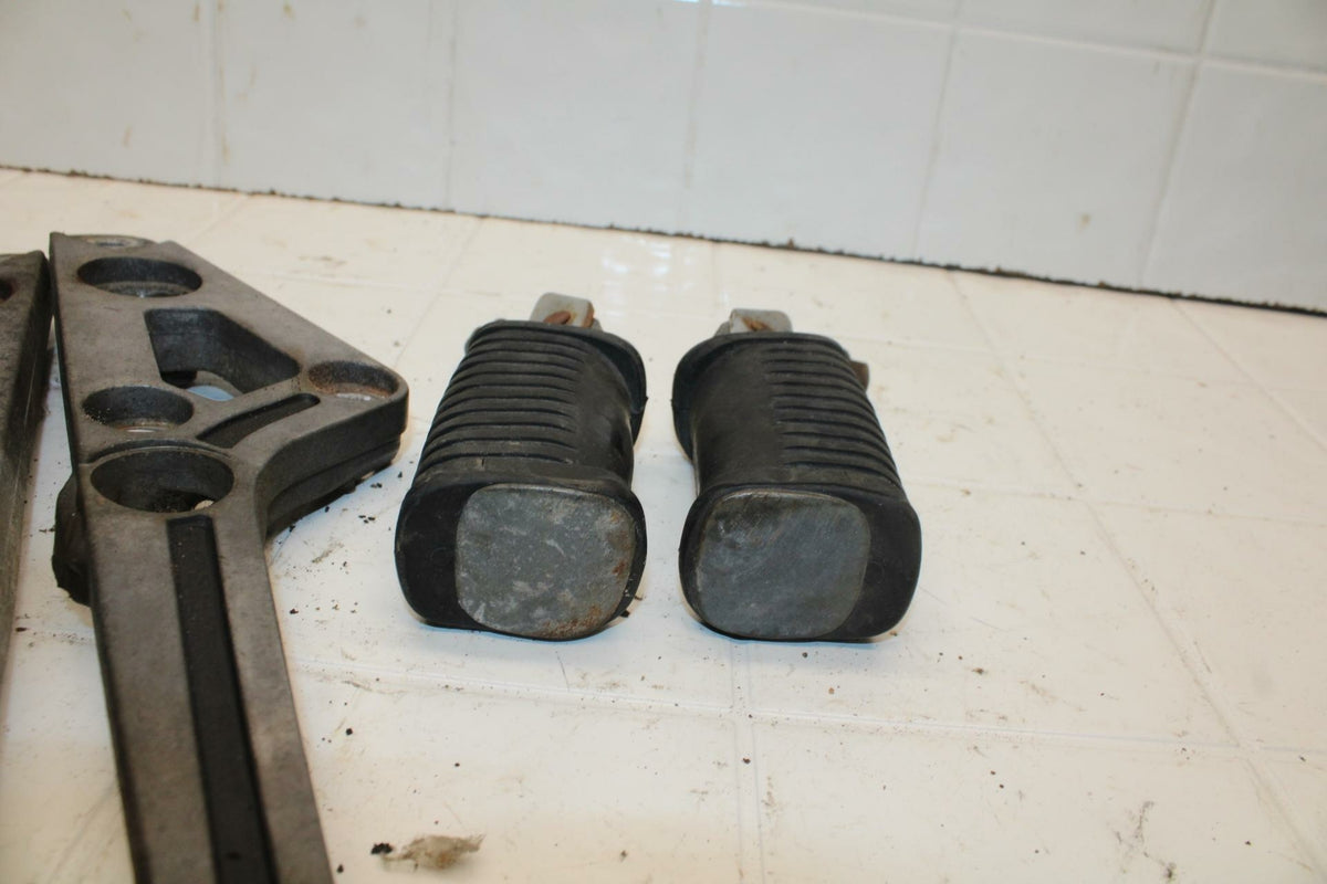 80-83 YAMAHA MAXIM 650 XJ650 FOOT PEG SUPPORTS BB403