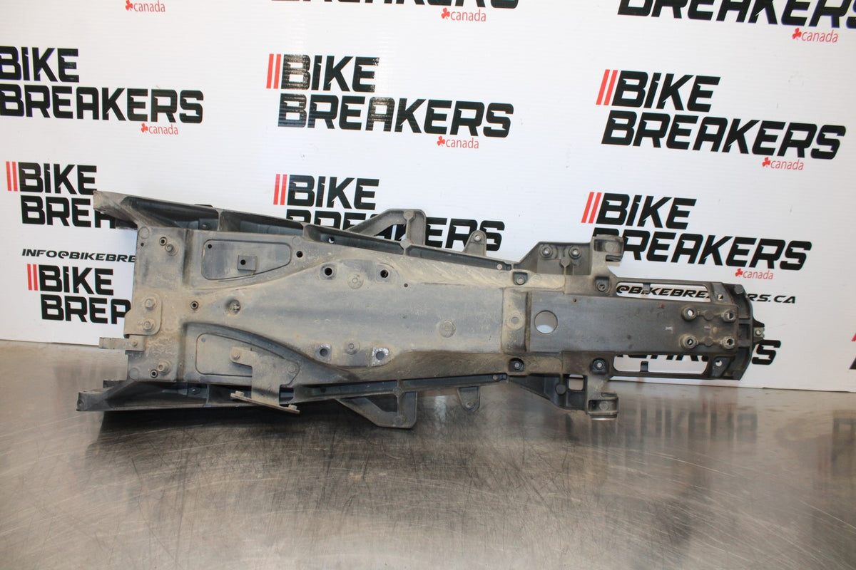 04-05 YAMAHA YZF R1 REAR SUBFRAME BACK SUB FRAME  BB173