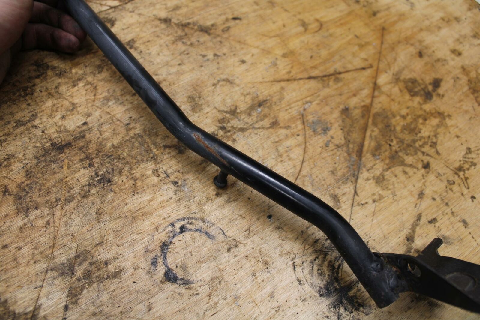 04-09 SUZUKI GS500F PASSENGER REAR SEAT GRAB BAR HANDLE SET BB335