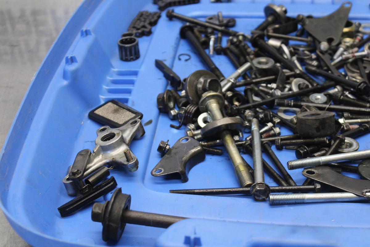 97 KAWASAKI VULCAN 1500 VN1500D CLASSIC ENGINE BOLTS HARDWARE MOTOR BB936