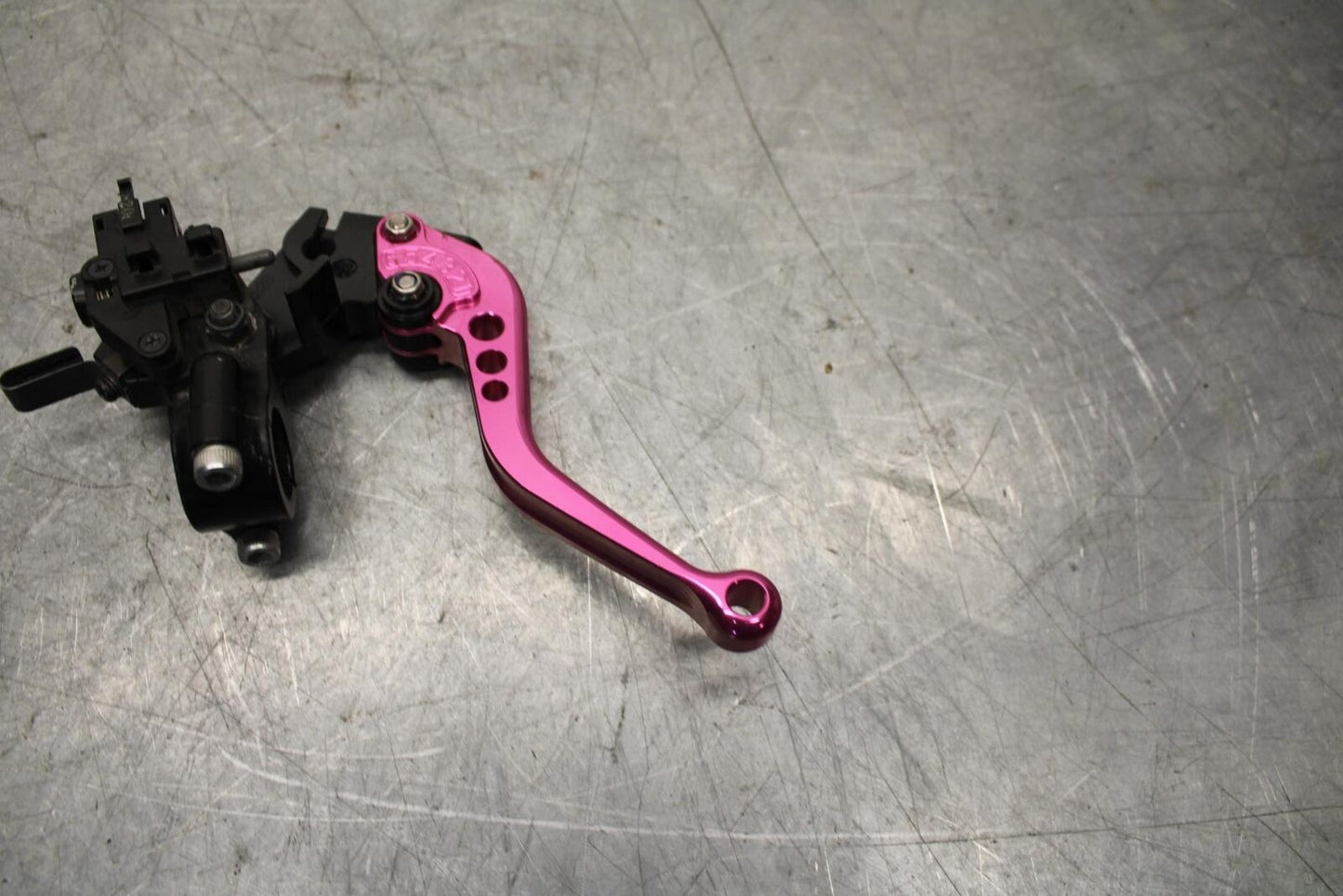 2008 Kawasaki Ninja ZX10R ZX1000E CLUTCH PERCH MOUNT WITH LEVER  BB524