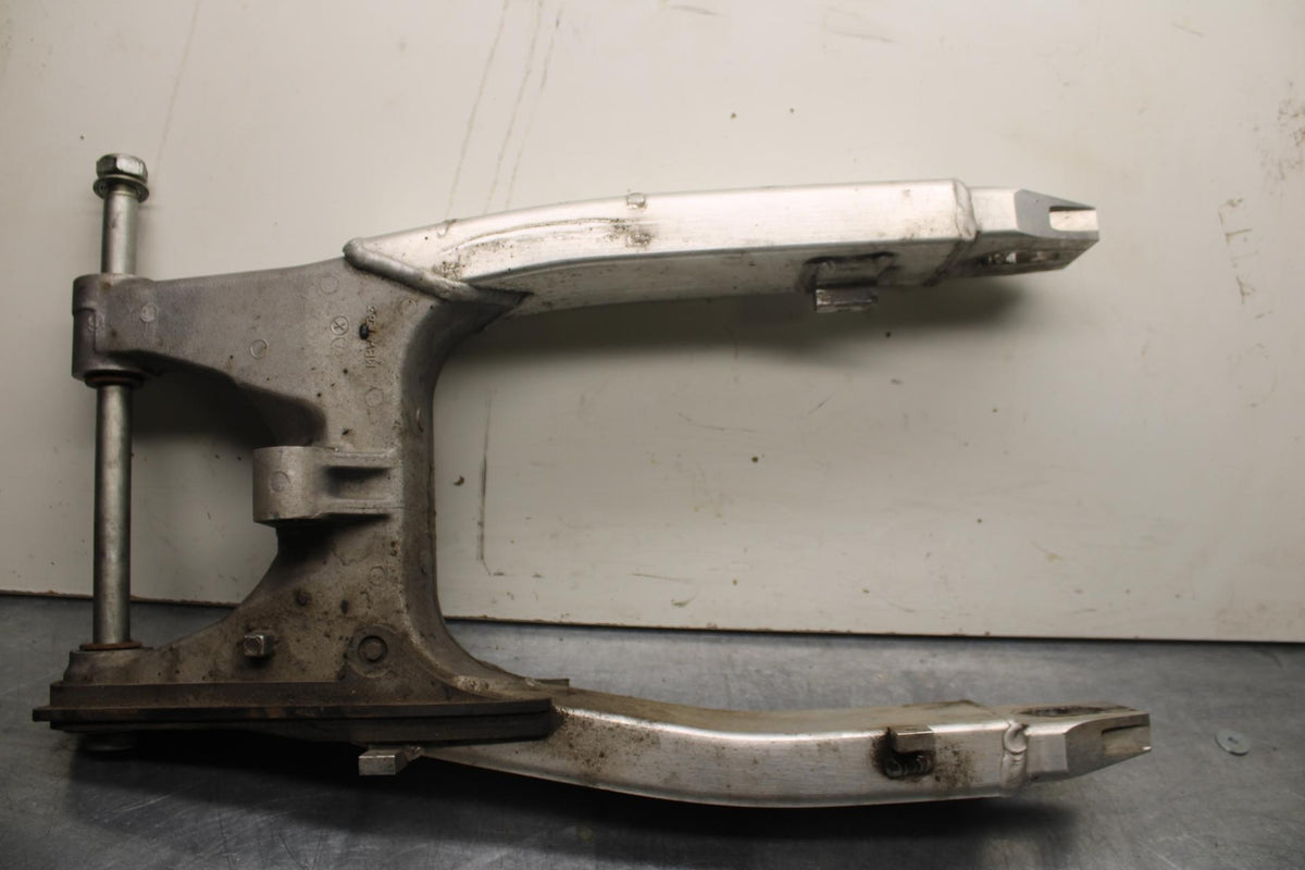 2004 Honda CBR600F4i REAR SWINGARM BACK SUSPENSION SWING ARM BB606