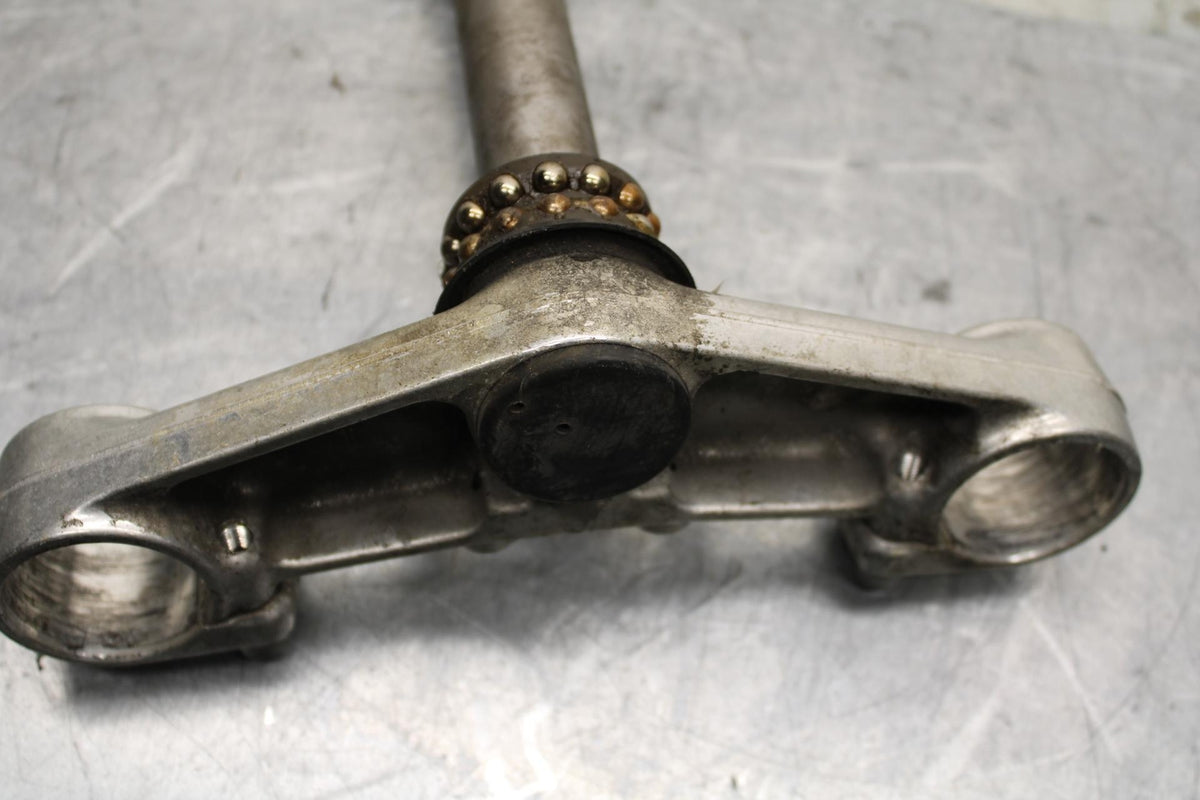 2000 Yamaha YZF R6 FRONT FORKS  LOWER TRIPLE TREE STEM 5EB-23340-00-00 BB558