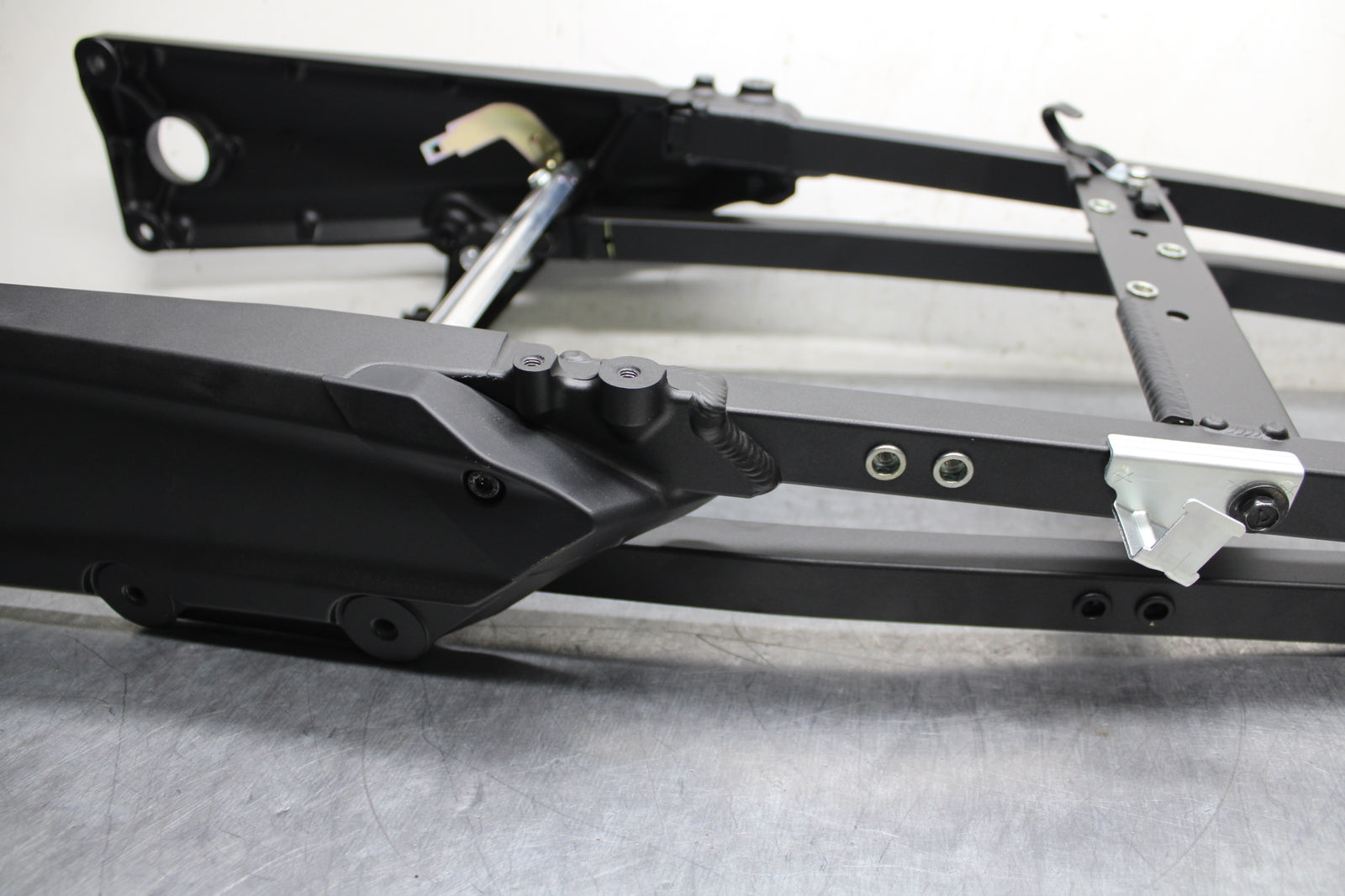 12-25 KAWASAKI NINJA ZX14R NEW!! REAR SUBFRAME BACK SUB FRAME BB757