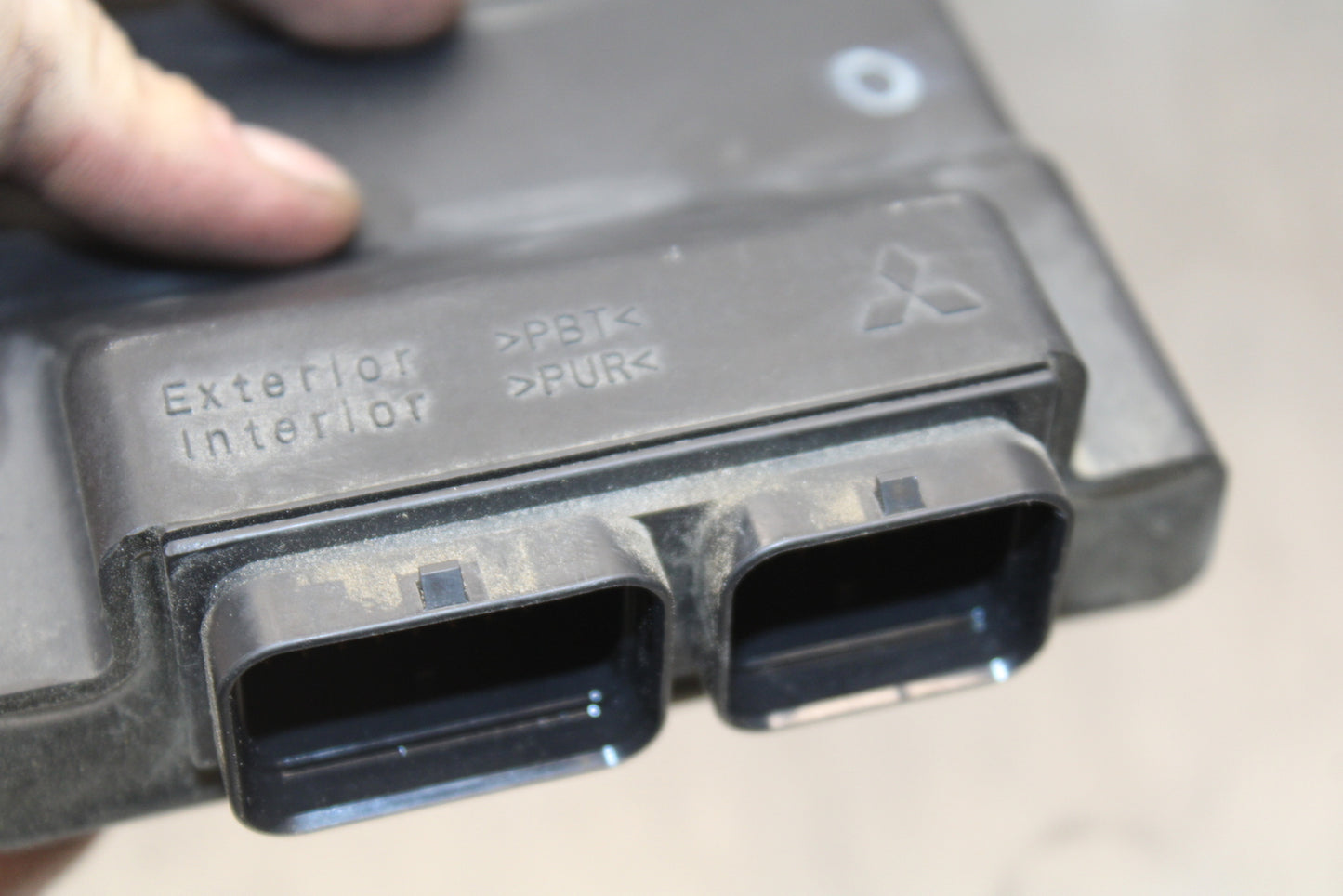 04-05 KAWASAKI NINJA ZX10R ECU COMPUTER CONTROLLER UNIT BLACK BOX ECM CDI  BB163