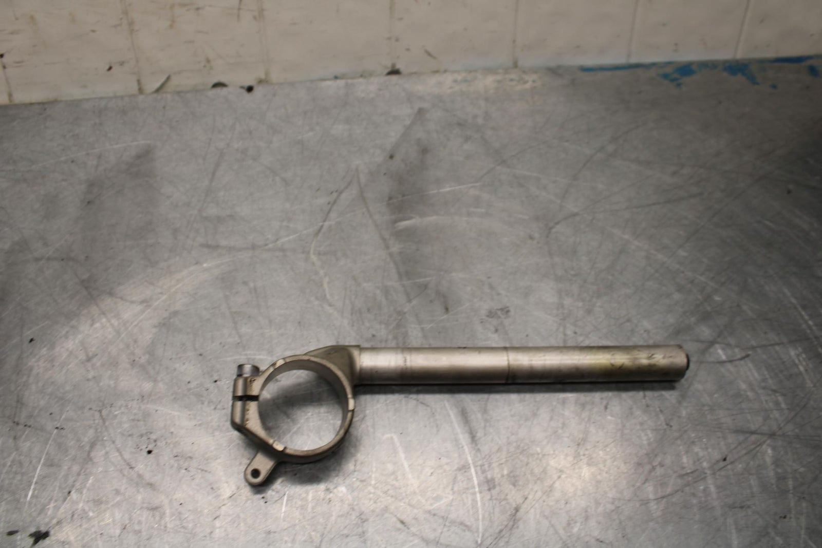09-14 YAMAHA YZF R1 RIGHT CLIP ON HANDLEBAR  BB448