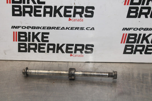 02 KAWASAKI VULCAN 800 VN800B CLASSIC REAR AXEL  BB862