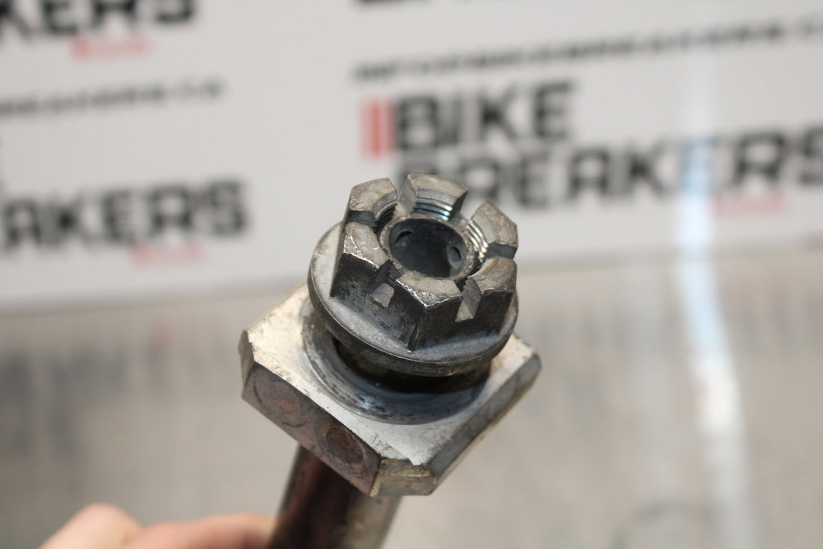 01-03 SUZUKI GSXR600 REAR AXLE BACK WHEEL RIM PIVOT BOLT AXEL BB145