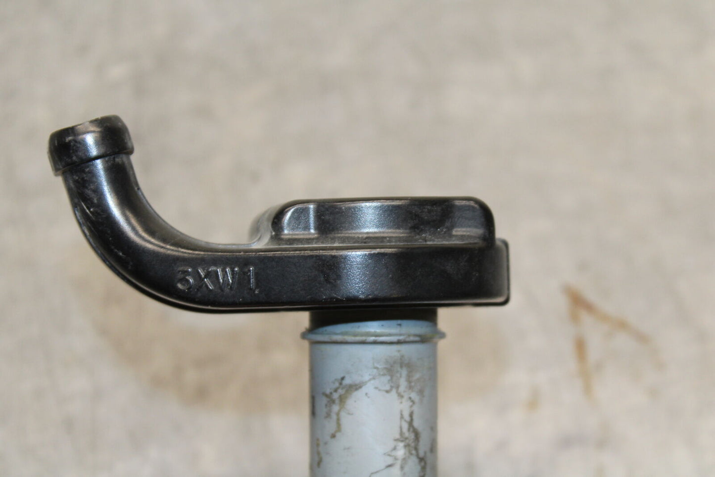 06-07 KAWASAKI NINJA ZX10R THROTTLE CABLE LINE HOUSING GUIDE BB115