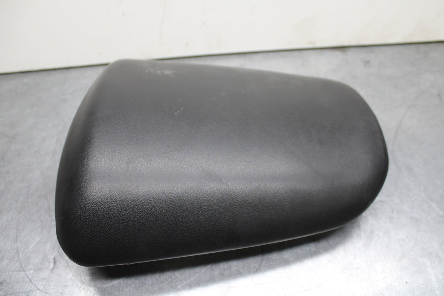 00-02 KAWASAKI NINJA ZX6R REAR BACK PASSENGER TANDEM SEAT SADDLE PILLION  BB750