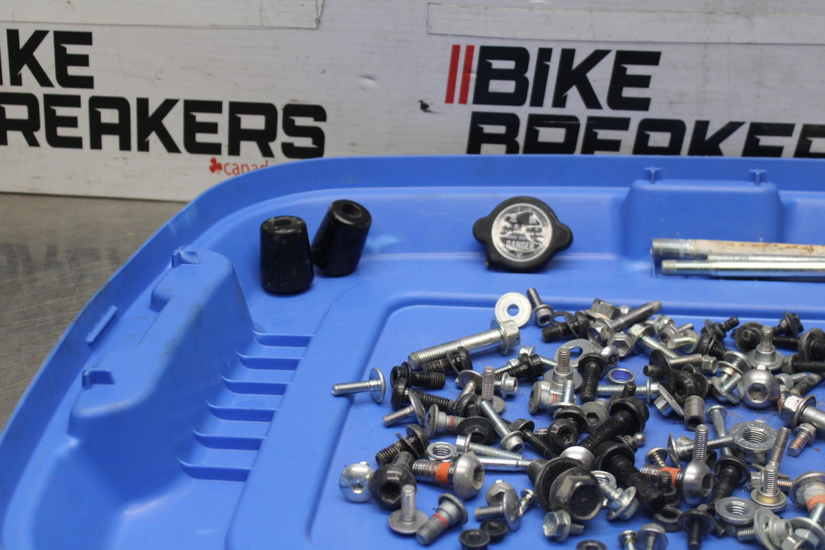 22-25 YAMAHA YZF R7 MOUNTING BOLTS HARDWARE SCREWS BB940