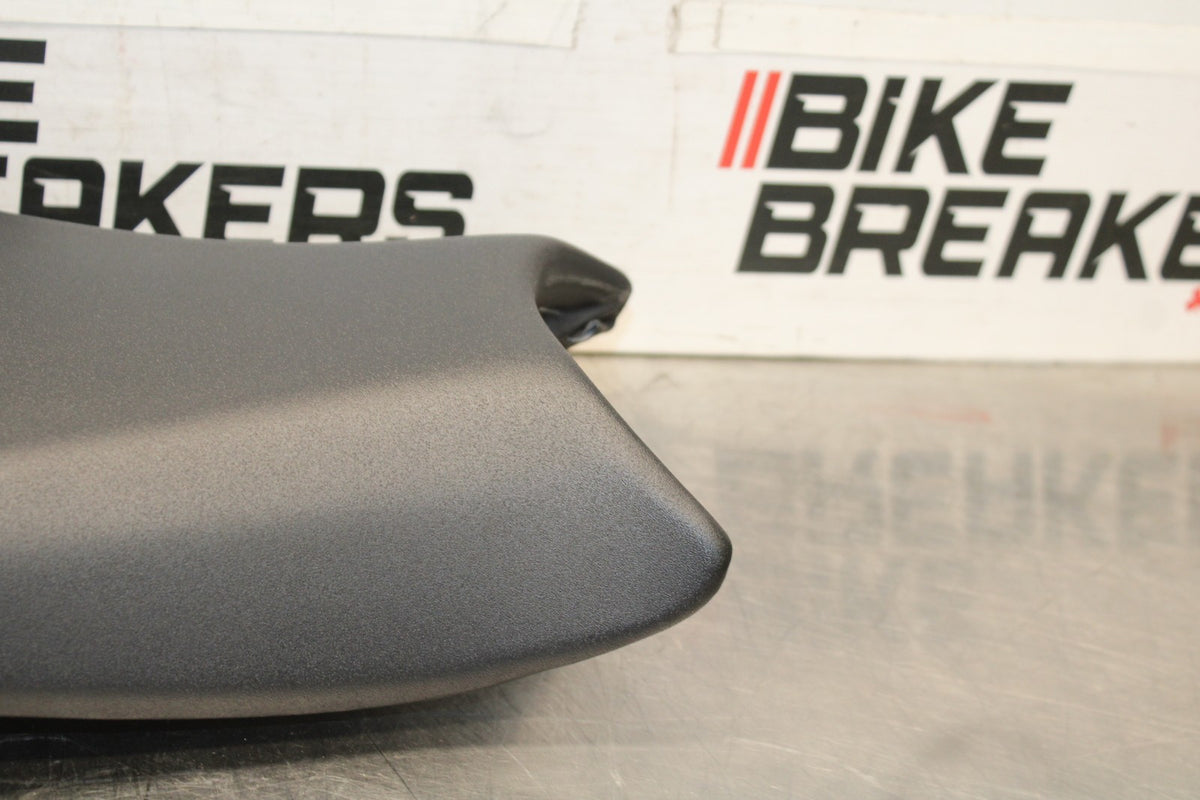 24-25 KAWASAKI NINJA ZX6R FRONT DRIVERS SEAT PAD SADDLE PILLION BB939