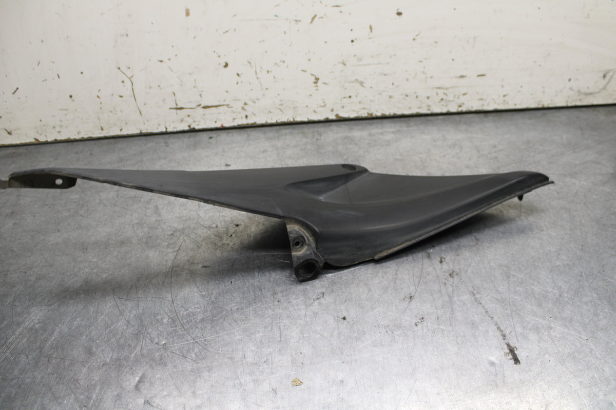 05-06 HONDA CBR600RR LEFT FRONT SIDE SEAT SADDLE PANEL TRIM COWL FAIRING BB739