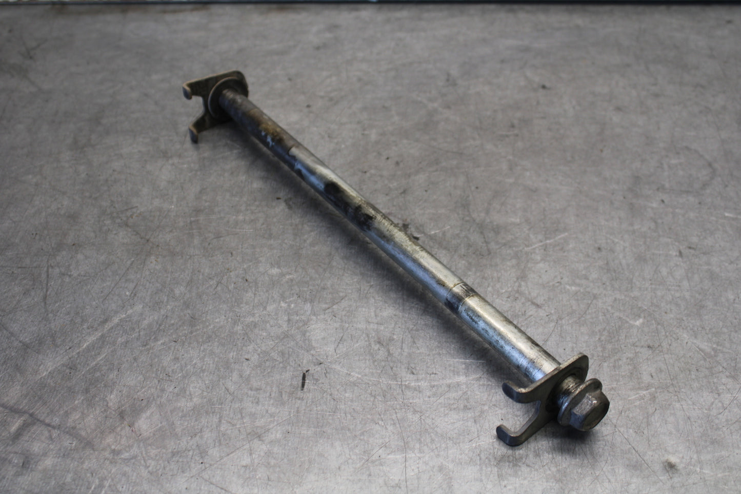 09-15 YAMAHA FZ6R REAR AXLE BACK WHEEL RIM PIVOT BOLT AXEL BB686