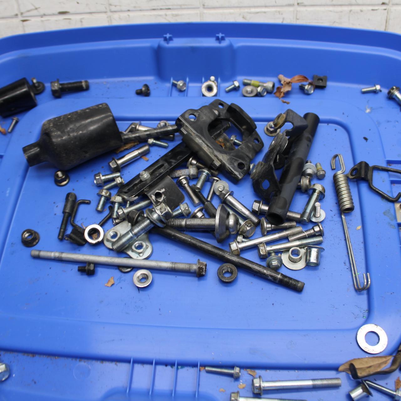 15-17 KAWASAKI EX 650 NINJA  ABS LEFTOVER MOUNTING BOLTS HARDWARE MOTOR BB494