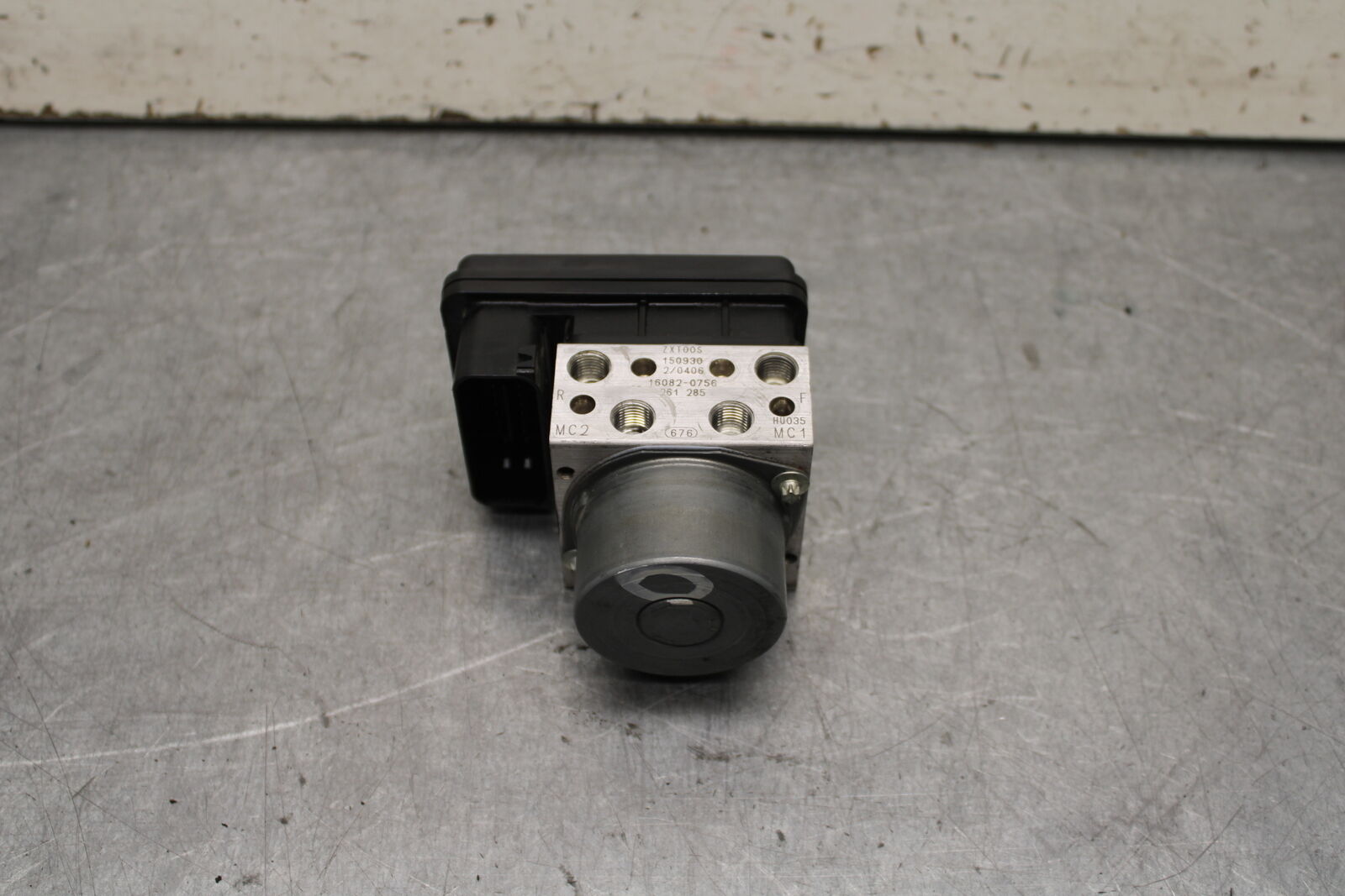 16 KAWASAKI NINJA ZX10R ABS PUMP UNIT MODULE 16082-0757 BB650