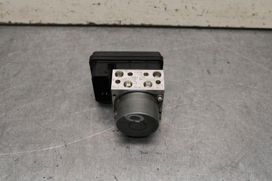 16 KAWASAKI NINJA ZX10R ABS PUMP UNIT MODULE 16082-0757 BB650