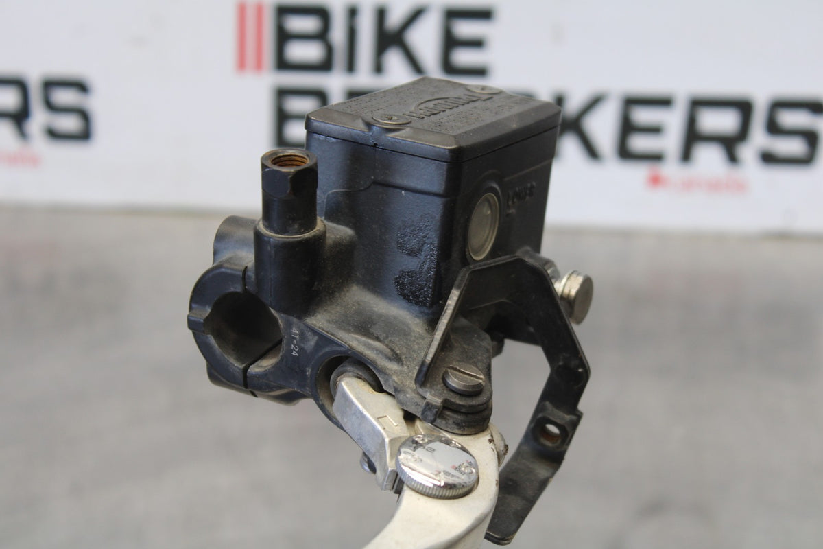 15 TRIUMPH TIGER 800 FRONT BRAKE MASTER CYLINDER w/ LEVER BB873