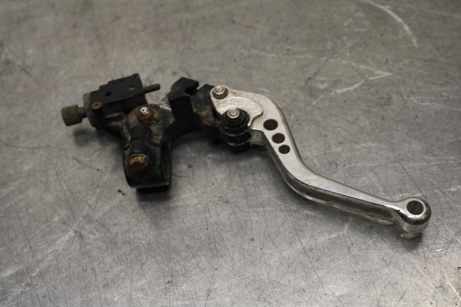 03-04 HONDA CBR600RR CLUTCH PERCH MOUNT WITH LEVER  BB637