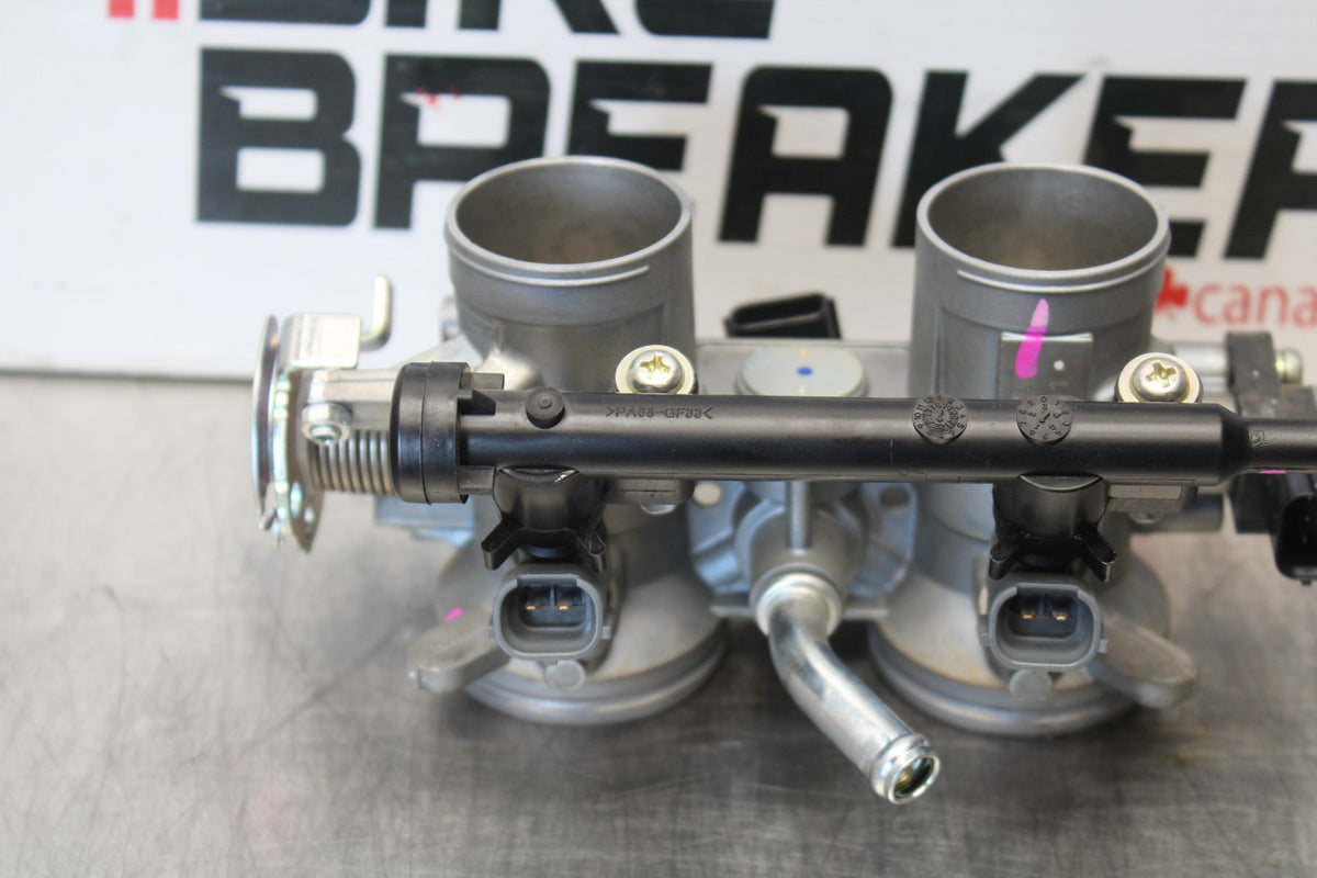 18-23 KAWASAKI NINJA 400 EX400 ABS MAIN FUEL INJECTORS / THROTTLE BODIES BB192